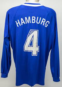 Original match worn Spielertrikot vom Hamburger SV mit der Rückennummer 4. Getragen von Carsten Kober in einem Spiel der Fußball Bundesliga in der Saison 1994/1995. Dieses Trikot wurde in nur 4 Spielen der Bundesliga eingesetzt. Status:ABC. - Bild 3