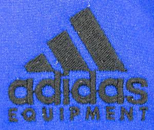 Original match worn Spielertrikot vom Hamburger SV mit der Rückennummer 4. Getragen von Carsten Kober in einem Spiel der Fußball Bundesliga in der Saison 1994/1995. Dieses Trikot wurde in nur 4 Spielen der Bundesliga eingesetzt. Status:ABC. - Bild 5