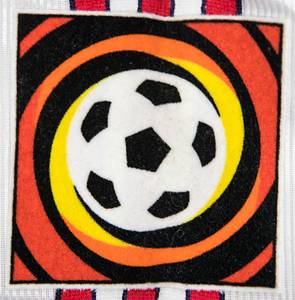 Original match worn Spielertrikot mit der Rückennummer 25. Getragen von Thomas Linke am 07.11.1998 im Derby der Fußball Bundesliga gegen den TSV 1860 München; Bayern - 1860 3:1. Linke erzielte das 3:0 und ist Vize-Weltmeister 2002. Status:AAB. - Bild 5