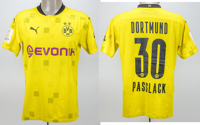 Original match worn / issued Spielertrikot von Borussia Dortmund mit der Rückennummer 30. Getragen von Felix Passlack am 17.08.2021 im Supercup-Spiel gegen den FC Bayern München. BVB - Bayern 1:3. Status:AAC.