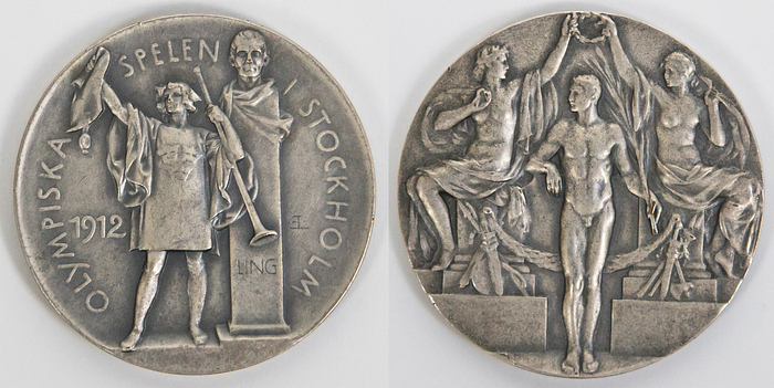 Siegermedaille „Olympiska Spelen i Stockholm 1912“ in Silber (18,11 Gramm) für einen 2. Platz bei den Olympischen Spielen 1912 in Stockholm. 3,3 cm. (LIMIT - Mindestgebot 4200.- €).