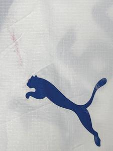 Original match worn Hamburger SV Spielertrikot mit der Nummer 23 vom ehemaligen HSV-Kapitän Rafale van der Vaart .Getragen in einem Bundesliga-Spiel in der Saison 2006/2007. Trikot kommt mit der originalen Kapitänsbinde von van der Vaart.Trikot stammt aus der Sammlung eines ehemaligen Bundesliga-Profis. Status:ABA. - Bild 8