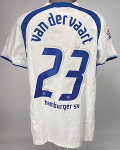 Original match worn Hamburger SV Spielertrikot mit der Nummer 23 vom ehemaligen HSV-Kapitän Rafale van der Vaart .Getragen in einem Bundesliga-Spiel in der Saison 2006/2007. Trikot weist deutliche Spielspuren auf. Trikot stammt aus der Sammlung eines ehemaligen Bundesliga-Profis. Status:ABA. - Bild 2