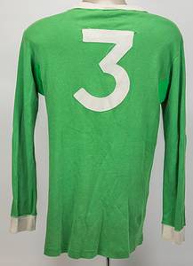 Original match worn Spielertrikot von Deutschland mit der Rückennummer 3, getragen von einem deutschen Spieler in dem U-23 Länderspiel Polen v Deutschland am 09.10.1971 in Lodz. Weist wurde in diesem Spiel nicht eingesetzt und bekam dieses Trikot von einem Mitspieler. Status:AAA --Am 10.11. spielte die DFB A-Nationalmannschaft ebenfalls gegen Polen, in absolut identischen Trikots! !. - Bild 10