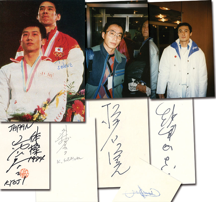 Bronzemedaille im Turnen Mannschaft Mehrkampf Herren für Japan bei den Olympischen Spielen 1984. 6 original Signaturen: Koji Gushiken (2x Gold, 2x Silber, 2x Bronze); Noritoshi Hirata; Nobuyuki Kajitani (Silber + Bronze); Shinji Morisue (Gold, Silber, Bronze); Koji Sotomura (2x Bronze. Selten!); Kyoji Yamawaki (Sehr selten!). 5 Blancobelege und ein Farbreprofoto, 15x10 bis 10x7 cm. KOMPLETTES TEAM.