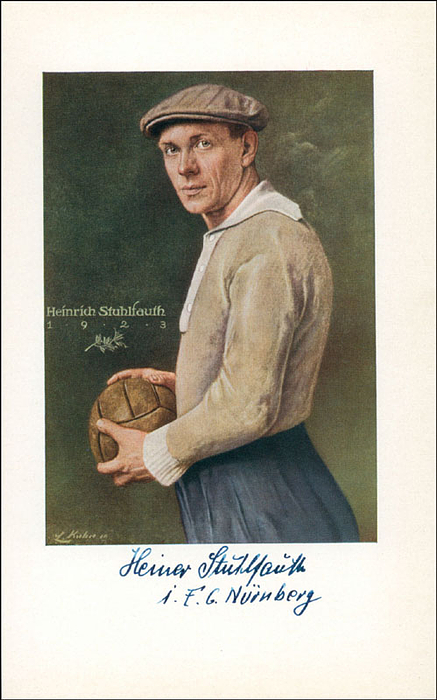(1896-1966) Farbige Buchseite mit Originalsignatur  von Heiner Stuhlfauth (1.FC Nürnberg, 21 DFB A- Fußballländerspiele) und dem handschrifltichen Zusatz von Stuhlfaut "1.FC Nürnberg". 19,5x12 cm.