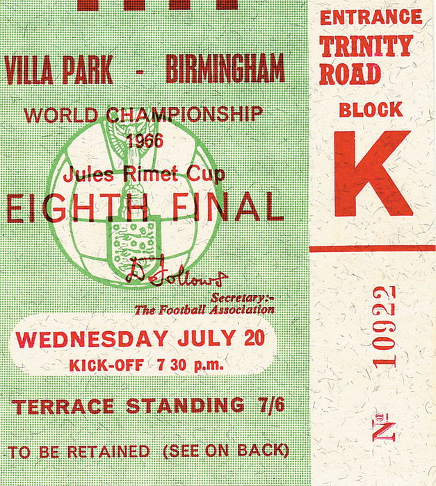 1/8 Finale: Deutschland - Spanien (2:1) am 20.7.1966 im Villa Park, Birmingham. 8x9 cm.