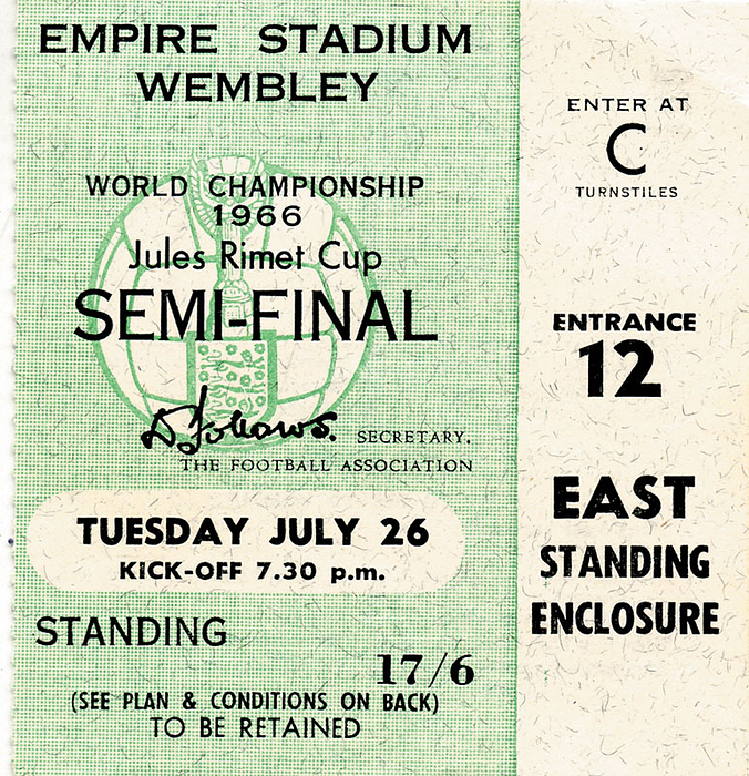 Semi Final: England - Portugal (2:1) am 26.7.1966 im Empire Stadium, Wembley. 8x9 cm.