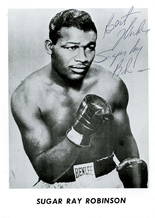 (1921-1989) S/W-Autogrammkarte mit original Signatur von Sugar Ray Robinson (USA). Box - Weltmeister 1951 -1955, 18x13 cm.