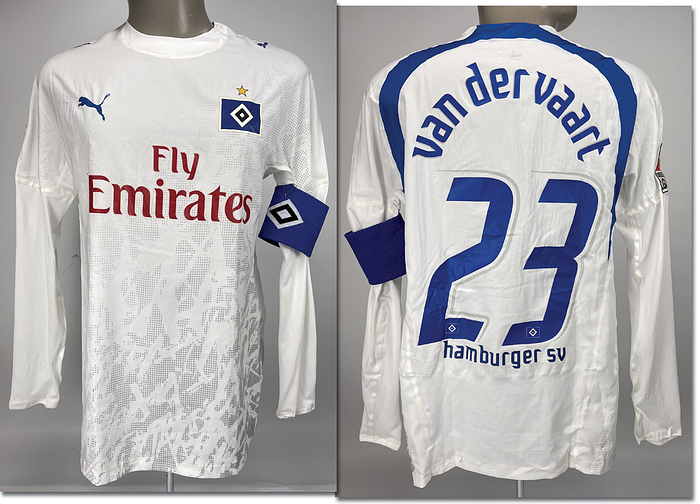 Original match worn Hamburger SV Spielertrikot mit der Nummer 23 vom ehemaligen HSV-Kapitän Rafale van der Vaart .Getragen in einem Bundesliga-Spiel in der Saison 2006/2007. Trikot kommt mit der originalen Kapitänsbinde von van der Vaart.Trikot stammt aus der Sammlung eines ehemaligen Bundesliga-Profis. Status:ABA.