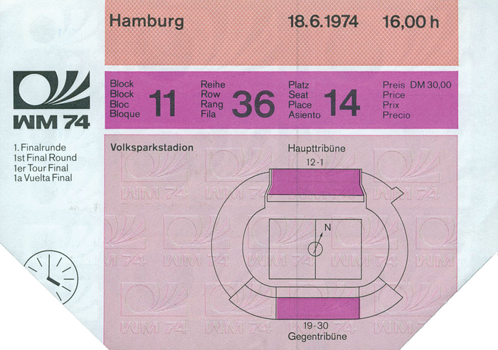 1.Finalrunde: Deutschland - Australien am 18.6.1974 in Hamburg. Stehplatz. 15x10cm.