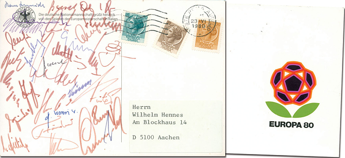 Postkarte von der UEFA Fußball-Europameisterschaft 1980 in Italien mit 24 original Signaturen der deutschen Spieler die in Rom UEFA Europameister wurden, 16x11,5  cm.