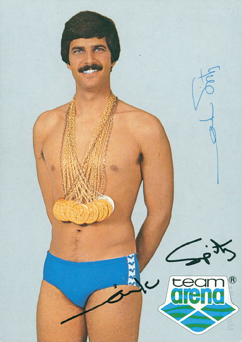 Farb- Autogrammkarte "team arena" mit faksimilierter und Originalsignatur von Mark Spitz. 11-facher Olympiasieger (7x bei Olympia 1972 in München) und 34-facher Weltrekordler der USA.14,8x10,5 cm.