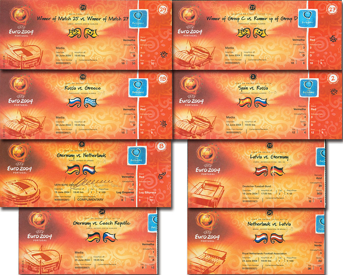 8 verschiedene Tickets der UEFA Euro 2004 Fußball-Europameisterschaft in Portugal, 20x8 cm und 16x8 cm.