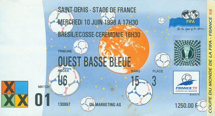 Eröffnungsspiel WM Frankreich 1998. Brasilien - Schottland im Saint Dennis Stade de France, 10.6.98. 16,5x9 cm.