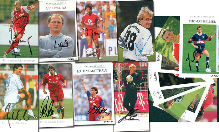 16 offizielle Autogrammkarten des FC Bayern München mit original Signaturen aus der Zeit 1995 - 2006 mit deutschen Nationalspielern,.