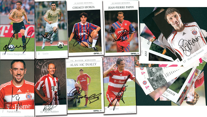 21 offizielle Autogrammkarten des FC Bayern München mit original Signaturen aus der Zeit 1995 - 2006 mit ausländischen Nationalspielern,.