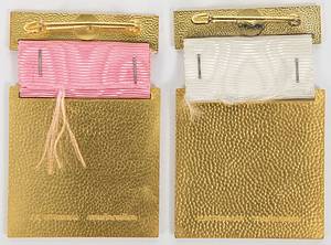 Zwei offizielle Teilnehmerabzeichen Querfeldein Weltmeisterschaften 1969 Magstadt. UCI. BDR. vergoldet, mehrfarbig emailliert, mit Seidenbändern,  je 6,3x4 cm. - Bild 3