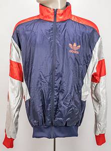 Original match worn Trainingsjacke von Deutschland für die Fußball - Nationalmannschaft ca. 1989.  Getragen von einem Betreuer im Jahre 1989. Status:ABA. Dabei DFB Mannschaftsfoto aus dem Jahr 1989 auf dem Franz Beckenbauer und Sepp Maier eine solche Jacke tragen. - Bild 2