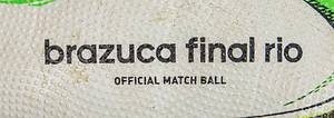 „Adidas Brazuca final rio Official Match Ball FIFA World Cup Brazil" 2014. Ohne Aufdruck der Endspielpaarung. FIFA approved (A). Größe 5. Made in China. Herstellungdatum 01/14 (Januar 2014). Mit original Widmung von Sepp Blatter an einen hohen deutschen Fußballfunktionär "3.3.2015 happy birthday Sepp Blatter". Ball mit Spielspuren. - Bild 4