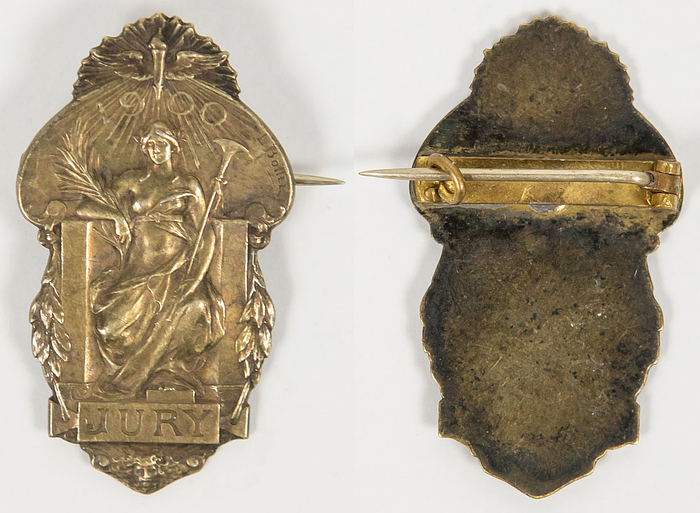 Teilnehmerabzeichen Olympische Spiele Paris 1900 "Jury" (Kampfrichter). Hersteller; Christofle,Paris". Bronze, versilbert, 4,1x2,3 cm.