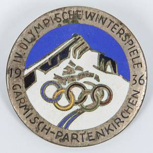 Winterspiele Garmisch-Partenkirchen 1936. Offizielles Werbeabzeichen (Besucherabzeichen). Bronze, versilbert, farbig emailliert. (Amtl.Bericht S.114). 3,5 cm. - Bild 2