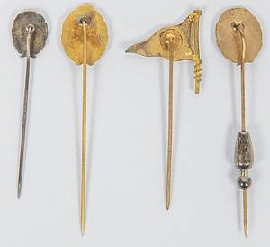 4 verschiedene Vereinsnadel des Eimsbütteler TV (Hamburg) aus der Zeit von 1930 bis 1950. Silber vergoldet; Bronze versilbert oder vergoldet, drei teilweise schwarz und eine rot-weiß emailliert, 2,5x2,1 bis 1,4x1,1 cm. - Bild 3