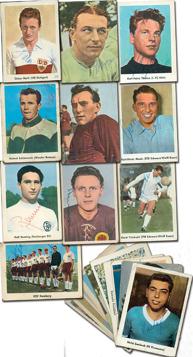 20 original signierte Heinerle Sammelkarten 1960-1962 mit Oberligaspielern. Karton je ca. 9x6,5 cm.