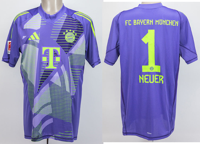 Original match worn Torwart-Trikot von Bayern München mit der Rückennummer 1. Getragen von Manuel Neuer in einem Spiel der Fußball Bundsliga in der Saison 2024/2025. Neuer ist Fußball-Weltmeister 2014. Status:ABB.