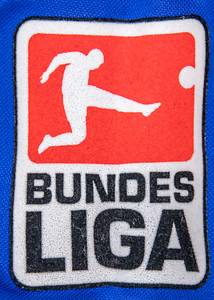 Original match worn Spielertrikot vom Hamburger SV mit der Rückennummer 6. Getragen von Raphael Wicky am 28.09.2003 im Spiel der Fußball Bundesliga gegen Hertha BSC Berlin. Hertha - HSV 1:1. Wicky ist 75-facher Nationalspieler von der Schweiz. Status:AAB. - Bild 5