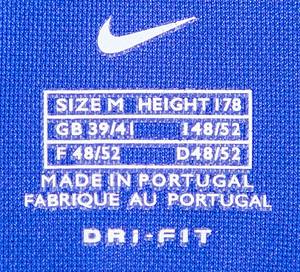 Original match worn Spielertrikot vom Hamburger SV mit der Rückennummer 6. Getragen von Raphael Wicky am 28.09.2003 im Spiel der Fußball Bundesliga gegen Hertha BSC Berlin. Hertha - HSV 1:1. Wicky ist 75-facher Nationalspieler von der Schweiz. Status:AAB. - Bild 7