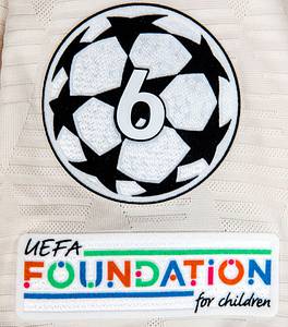 Original match worn Spielertrikot von Bayern München mit der Rückennummer 27 Getragen von Konrad Laimer in einem Spiel der UEFA Champions League in der Saison 2024/2025. Laimer ist 49-facher Nationalspieler von Österreich.Status:ABB. - Bild 5