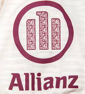 Original match worn Spielertrikot von Bayern München mit der Rückennummer 27 Getragen von Konrad Laimer in einem Spiel der UEFA Champions League in der Saison 2024/2025. Laimer ist 49-facher Nationalspieler von Österreich.Status:ABB. - Bild 6