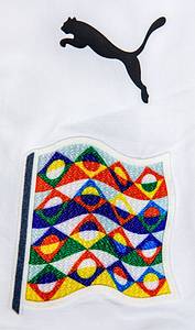 Original match worn Spielertrikot von Österreich mit der Rückennummer 16. Getragen von Phillipp Mwende am 23.03.2025 im Relegatiobsspiel zur UEFA Nations League gegen Serbien. Serbien - Österreich 2:0. Trauner ist 16-fachder Nationalspieler von Österreich. Status:AAB. - Bild 5