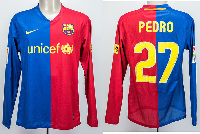 Original match worn / issued Spielertrikot vom FC Barcelona mit der Rückennummer 18. Getragen von Pedro in einem Spiel der spanischen LaLiga in der Saison 2008/2009. Pedro ist Fußball Weltmeister 2010 und Europameister 2012 mit Spanien. Status:ABC.