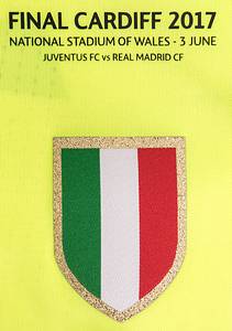 Original match worn / issued Torwart-Trikot von Juventus Turin mit der Rückennummer 1. Getragen von Gianluigi Buffon am 03.06.2017 im Finale der UEFA Champions League gegen Real Madrid. Juve - Real 1:4. Buffon ist Fußball Weltmeister 2006. Status:AAC. - Bild 6