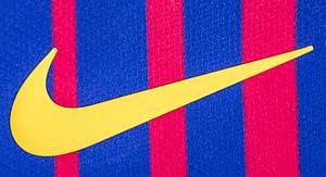 Original match worn Spielertrikot vom FC Barcelona mit der Rückennummer 8. Getragen von Andres Iniesta in einem Spiel der spanischen LaLiga in der Saison 2017/2018. Iniesta ist Fußball Weltmeister 2010 un Europameister 2008 und 2012 mit Spanien. Status:ABC. - Bild 8