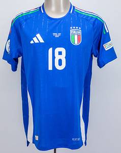 Original match-worn/issued shirt Italy with the number 18. Worn by Nicolo Barella on June 24, 2024, in the European Football Championship group match against Croatia. Croatia - Italy 1:1. Barella is the 2021 European Football Champion. Status: AAC --Short-sleeved jersey; size M; rubberized association logo, 4 World Cup stars, adidas logo and match details; rubberized player name and number (front and back); rubberized 'L'Italia Chiamo' lettering on the back of the collar; with UEFA European Champions 2020 trophy patch and UEFA Foundation for children patch; adidas Heat.Rdy. Condition: A - Bild 2