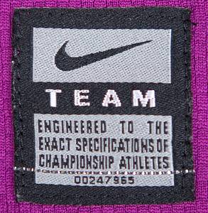 Original match worn Torwart-Trikot von Juventus Turin mit der Rückennummer 1. Getragen von Gianluigi Buffon in einem Spiel der italienischen Serie A in der Saison 2008/2009. Seltenes Auswärts-Variante. Buffon ist Fußball Weltmeister 2006. Status:ABC. - Bild 8