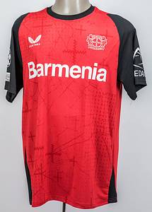 Original match worn / issued Spielertrikot von Bayer 04 Leverkusen mit der Rückennummer 12. Getragen von Edmund Tabsoba am 05.03.2025 im Achtelfinale der UEFA Champions League gegen den FC Bayern München. Bayern - Bayer 04 3:0. Tabsoba ist 51-facher Nationalspieler von Burkina Faso. Status:AAB. - Bild 2