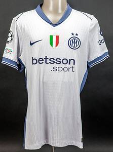 Original match worn / issued Spielertrikot von Inter Mailand mit der Rückennummer 10. Getragen von Valentino Lauzaro am 10.12.2024 im Spiel der UEFA Champions League gegen Bayer Leverkusen. Bayer 04 - Inter 1:0. Lauzaro ist 36-facher Nationalspieler von Österreich. Status:AAB. - Bild 2