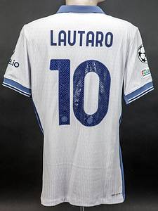 Original match worn / issued Spielertrikot von Inter Mailand mit der Rückennummer 10. Getragen von Valentino Lauzaro am 10.12.2024 im Spiel der UEFA Champions League gegen Bayer Leverkusen. Bayer 04 - Inter 1:0. Lauzaro ist 36-facher Nationalspieler von Österreich. Status:AAB. - Bild 3