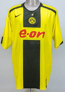 Original match worn Spielertrikot von Borussia Dortmund mit der Rückennummer 9. Getragen von Jan Koller am 06.05.2006 im Spiel der Fußball Bundesliga gegen Eintracht Frankfurt; BVB - Frankfurt 1:1. Koller ist 91-facher Nationalspieler von Tschechien. Tauschtrikot mit Jurica Puljiz. Status:AAA. - Bild 2