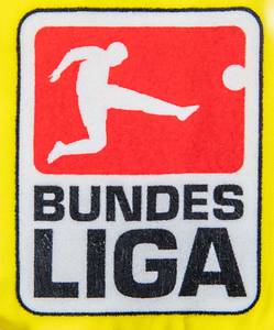 Original match worn Spielertrikot von Borussia Dortmund mit der Rückennummer 9. Getragen von Jan Koller am 06.05.2006 im Spiel der Fußball Bundesliga gegen Eintracht Frankfurt; BVB - Frankfurt 1:1. Koller ist 91-facher Nationalspieler von Tschechien. Tauschtrikot mit Jurica Puljiz. Status:AAA. - Bild 7