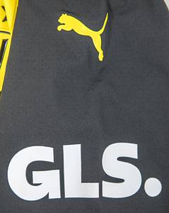 Original match worn Spielertrikot von Borussia Dortmund mit der Rückennummer 4. Getragen von Nico Schlotterbeck am 23.11.2024 im Spiel der Fußball Bundesliga gegen den SC Freibirg. Dortmund - Feiburg 4:0. Schlotterbeck ist 20-facher Nationalspieler von Deutschland. Status:AAB. - Bild 8