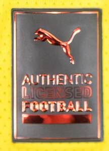 Original match worn Spielertrikot von Borussia Dortmund mit der Rückennummer 4. Getragen von Nico Schlotterbeck am 23.11.2024 im Spiel der Fußball Bundesliga gegen den SC Freibirg. Dortmund - Feiburg 4:0. Schlotterbeck ist 20-facher Nationalspieler von Deutschland. Status:AAB. - Bild 10