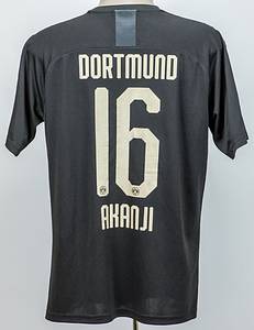 Original match worn / issued Spielertrikot von Borussia Dortmund mit der Rückennummer 16. Getragen von Manuel Akanji am 18.01.2020 im Spiel der Fußball Bundesliga gegen den FC Augsburg. Augsburg - Dortmund 3:5. Akanji ist 69-facher Nationalspieler von der Schweiz. Status:AAB. - Bild 3
