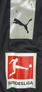 Original match worn / issued Spielertrikot von Borussia Dortmund mit der Rückennummer 16. Getragen von Manuel Akanji am 18.01.2020 im Spiel der Fußball Bundesliga gegen den FC Augsburg. Augsburg - Dortmund 3:5. Akanji ist 69-facher Nationalspieler von der Schweiz. Status:AAB. - Bild 8