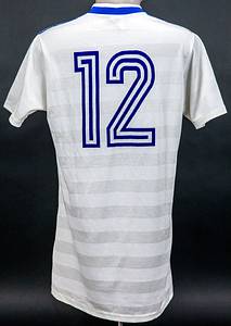 Original match worn / issued Spielertrikot von der DDR mit der Rückennummer 12. Getragen in einem Freundschaftsspiel für die DDR Fußball Nationalmannschaft in den 1980er Jahren. Status: ACC. - Bild 3
