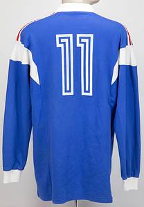 Original match worn Spielertrikot von Jugoslawien mit der Rückennummer 11. Getragen von Savevski im Länderspielen England v Jugoslawien (2:1) im dezember 1989 in London. Nach dem Spiel mit dem deutschen englischen Nationalspieler David Platt getauscht. Status:AAA. - Bild 3